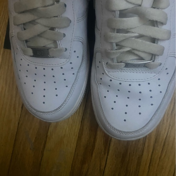 Airforces - Picture 2 of 4